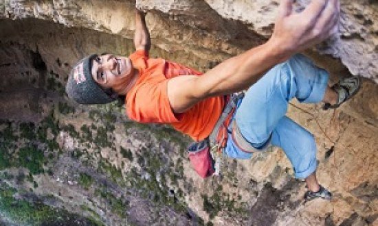 &Alpha;&nu;&alpha;&rho;&rho;ί&chi;&eta;&sigma;&eta; &pi;&omicron;&upsilon; &kappa;ό&beta;&epsilon;&iota; &tau;&eta;&nu; &alpha;&nu;ά&sigma;&alpha;! (video)