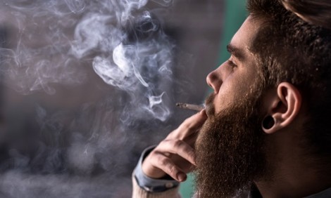 Καπνίζεις; Τότε πρέπει οπωσδήποτε να τρως αυτές τις τροφές