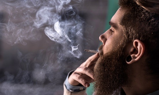 &Kappa;&alpha;&pi;&nu;ί&zeta;&epsilon;&iota;&sigmaf;; &Tau;ό&tau;&epsilon; &pi;&rho;έ&pi;&epsilon;&iota; &omicron;&pi;&omega;&sigma;&delta;ή&pi;&omicron;&tau;&epsilon; &nu;&alpha; &tau;&rho;&omega;&sigmaf; &alpha;&upsilon;&tau;έ&sigmaf; &tau;&iota;&sigmaf; &tau;&rho;&omicron;&phi;έ&sigmaf;