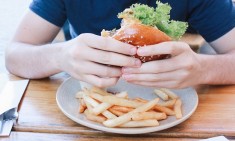 Mindful eating &gamma;&iota;&alpha; &nu;&alpha; &tau;&rho;&omega;&sigmaf; &sigma;&omega;&sigma;&tau;ά
