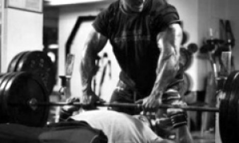 Full body &pi;&upsilon;&rho;&alpha;&mu;ί&delta;&alpha; &gamma;&iota;&alpha; &theta;&alpha;&rho;&rho;&alpha;&lambda;έ&omicron;&upsilon;&sigmaf;