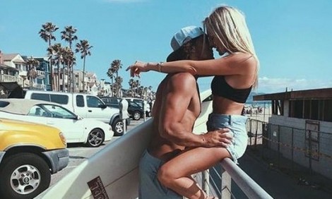 A&upsilon;&tau;ά &epsilon;ί&nu;&alpha;&iota; &tau;&alpha; &tau;&rho;ί&alpha; &sigma;&eta;&mu;ά&delta;&iota;&alpha; &pi;&omicron;&upsilon; &phi;&alpha;&nu;&epsilon;&rho;ώ&nu;&omicron;&upsilon;&nu; ό&tau;&iota; ή&rho;&theta;&epsilon; &eta; ώ&rho;&alpha; &nu;&alpha; &chi;&omega;&rho;ί&sigma;&epsilon;&iota;&sigmaf;