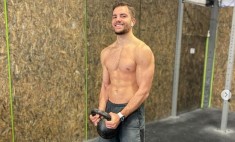 &Mu;&iota;&alpha; &delta;&upsilon;&nu;&alpha;&tau;ή &pi;&rho;&omicron;&pi;ό&nu;&eta;&sigma;&eta; &mu;&epsilon; kettlebell &pi;&omicron;&upsilon; &theta;&alpha; &sigma;&omicron;&upsilon; &kappa;ά&psi;&epsilon;&iota; &mu;&pi;ό&lambda;&iota;&kappa;&omicron; &lambda;ί&pi;&omicron;&sigmaf; (vid)