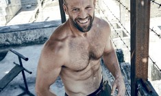 &Eta; &delta;&iota;&alpha;&tau;&rho;&omicron;&phi;ή &tau;&omicron;&upsilon; Jason Statham &gamma;&iota;&alpha; &mu;&upsilon;&iota;&kappa;ό &chi;&tau;ί&sigma;&iota;&mu;&omicron;