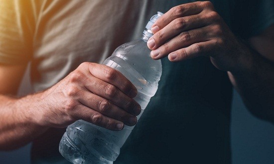 &Pi;&omicron;&iota;&omicron;&sigmaf; &epsilon;ί&nu;&alpha;&iota; &omicron; &rho;ό&lambda;&omicron;&sigmaf; &tau;&omicron;&upsilon; &nu;&epsilon;&rho;&omicron;ύ &sigma;&tau;&omicron; &alpha;&delta;&upsilon;&nu;ά&tau;&iota;&sigma;&mu;&alpha;;