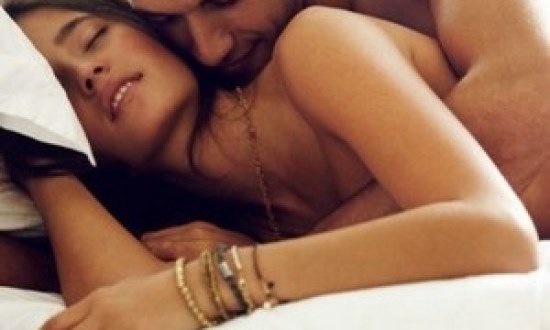 Σας πονάει η μέση; Αυτές είναι οι ιδανικές στάσεις στο σεξ!