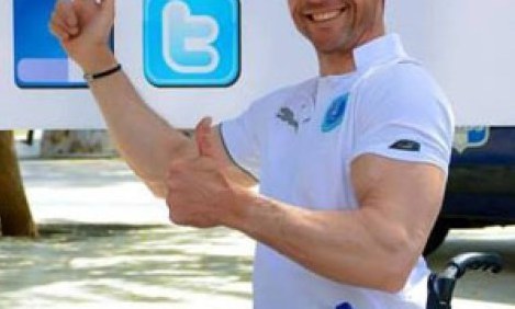 &Sigma;&omicron;&beta;&alpha;&rho;ό &tau;&rho;&omicron;&chi;&alpha;ί&omicron;-&Mu;ά&chi;&eta; &gamma;&iota;&alpha; &tau;&eta; &zeta;&omega;ή &tau;&omicron;&upsilon; &delta;ί&nu;&epsilon;&iota; &omicron; &gamma;&nu;&omega;&sigma;&tau;ό&sigmaf; &Pi;&alpha;&rho;&alpha;&omicron;&lambda;&upsilon;&mu;&pi;&iota;&omicron;&nu;ί&kappa;&eta;&sigmaf; &Gamma;&iota;ώ&rho;&gamma;&omicron;&sigmaf; &Sigma;&eta;&phi;ά&kappa;&eta;&sigmaf;