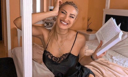 &Eta; &Iota;&omega;ά&nu;&nu;&alpha; &Tau;&omicron;ύ&nu;&eta; &pi;&omicron;&zeta;ά&rho;&epsilon;&iota; &mu;&epsilon; &kappa;&alpha;&upsilon;&tau;έ&sigmaf; &pi;&iota;&tau;&zeta;ά&mu;&epsilon;&sigmaf; &sigma;&tau;&omicron; &kappa;&rho;&epsilon;&beta;ά&tau;&iota; &kappa;&alpha;&iota; &beta;ά&zeta;&epsilon;&iota;... &phi;&omega;&tau;&iota;ά &sigma;&tau;&omicron; instagram!