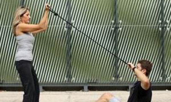 Γυμναστική με λάστιχα στο σπίτι, η εύκολη και οικονομική λύση για να είστε πάντα σε φόρμα!