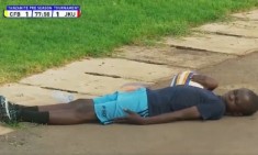 &Mu;έ&lambda;&iota;&sigma;&sigma;&epsilon;&sigmaf;... &chi;&omicron;ύ&lambda;&iota;&gamma;&kappa;&alpha;&nu; &delta;&iota;έ&kappa;&omicron;&psi;&alpha;&nu; &pi;&omicron;&delta;&omicron;&sigma;&phi;&alpha;&iota;&rho;&iota;&kappa;ό &alpha;&gamma;ώ&nu;&alpha; - &Pi;&alpha;&nu;&iota;&kappa;ό&sigmaf; &sigma;&tau;&omicron; &gamma;ή&pi;&epsilon;&delta;&omicron; (vid)