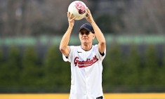 &Pi;ώ&sigmaf; &theta;&alpha; &zeta;ή&sigma;&epsilon;&iota;&sigmaf; &kappa;&alpha;&lambda;ά, &sigma;ύ&mu;&phi;&omega;&nu;&alpha; &mu;&epsilon; &tau;&omicron;&nu; Tom Hanks