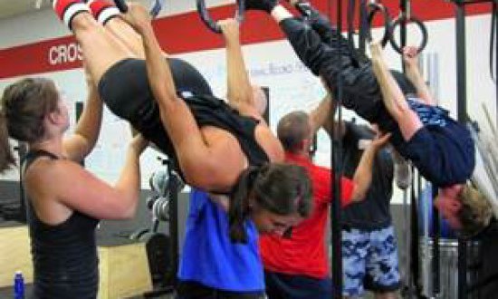CrossFit: &Eta; ά&sigma;&kappa;&eta;&sigma;&eta; &pi;&omicron;&upsilon; &sigma;&epsilon; &pi;&rho;&omicron;&kappa;&alpha;&lambda;&epsilon;ί &nu;&alpha; &xi;&epsilon;&pi;&epsilon;&rho;ά&sigma;&epsilon;&iota;&sigmaf; &tau;&alpha; ό&rho;&iota;&alpha; &sigma;&omicron;&upsilon;
