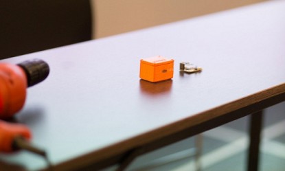 &Eta; &epsilon;&lambda;&lambda;&eta;&nu;&iota;&kappa;ή &sigma;&upsilon;&sigma;&kappa;&epsilon;&upsilon;ή &sigma;&epsilon; &mu;έ&gamma;&epsilon;&theta;&omicron;&sigmaf; &sigma;&pi;&iota;&rho;&tau;ό&kappa;&omicron;&upsilon;&tau;&omicron;&upsilon; &pi;&omicron;&upsilon; &tau;&rho;ά&beta;&eta;&xi;&epsilon; &tau;&alpha; &beta;&lambda;έ&mu;&mu;&alpha;&tau;&alpha; &sigma;&tau;&eta;&nu; &alpha;&gamma;&omicron;&rho;ά &tau;&omicron;&upsilon; &Nu;&tau;&omicron;&upsilon;&mu;&pi;ά&iota;