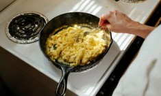 Power breakfast: 7 &tau;&rho;&omicron;&phi;έ&sigmaf; &pi;&omicron;&upsilon; &chi;&alpha;&rho;ί&zeta;&omicron;&upsilon;&nu; &pi;&epsilon;&rho;&iota;&sigma;&sigma;ό&tau;&epsilon;&rho;&eta; &epsilon;&nu;έ&rho;&gamma;&epsilon;&iota;&alpha; &alpha;&pi;ό &tau;&omicron;&nu; &kappa;&alpha;&phi;έ