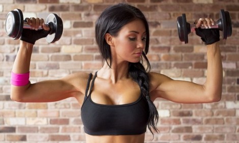 Ασκήσεις με βάρη: Από τι προστατεύουν και πώς συμβάλλουν στο αδυνάτισμα;
