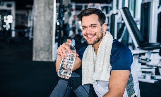 &Pi;ό&tau;&epsilon; &omicron; &epsilon;&gamma;&kappa;έ&phi;&alpha;&lambda;&omicron;&sigmaf; &mu;&pi;&epsilon;&rho;&delta;&epsilon;ύ&epsilon;&iota; &tau;&eta; &delta;ί&psi;&alpha; &mu;&epsilon; &tau;&eta;&nu; &pi;&epsilon;ί&nu;&alpha;;