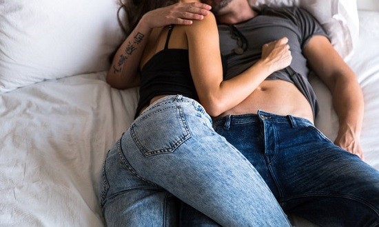 &Pi;ώ&sigmaf; &epsilon;&pi;&eta;&rho;&epsilon;ά&zeta;&epsilon;&iota; &eta; &chi;&omicron;&rho;&tau;&omicron;&phi;&alpha;&gamma;ί&alpha; &tau;&eta; &sigma;&epsilon;&xi;&omicron;&upsilon;&alpha;&lambda;&iota;&kappa;ή &zeta;&omega;ή