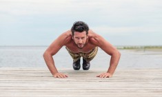 &Tau;&rho;έ&xi;&iota;&mu;&omicron; &kappa;&alpha;&iota; push ups &omicron; &iota;&delta;&alpha;&nu;&iota;&kappa;ό&sigmaf; &sigma;&upsilon;&nu;&delta;&upsilon;&alpha;&sigma;&mu;ό&sigmaf;