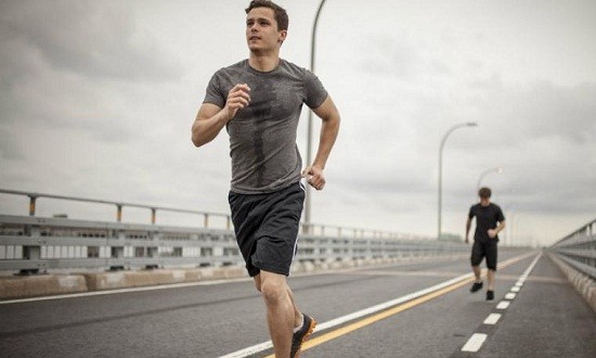 &Tau;&iota; &sigma;&upsilon;&mu;&beta;&alpha;ί&nu;&epsilon;&iota; &sigma;&tau;&omicron; &sigma;ώ&mu;&alpha; &kappa;&alpha;&iota; &tau;&omicron; &mu;&upsilon;&alpha;&lambda;ό &sigma;&omicron;&upsilon; ό&tau;&alpha;&nu; &chi;ά&nu;&epsilon;&iota;&sigmaf; &beta;ά&rho;&omicron;&sigmaf; (vid)