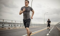 &Tau;&iota; &sigma;&upsilon;&mu;&beta;&alpha;ί&nu;&epsilon;&iota; &sigma;&tau;&omicron; &sigma;ώ&mu;&alpha; &kappa;&alpha;&iota; &tau;&omicron; &mu;&upsilon;&alpha;&lambda;ό &sigma;&omicron;&upsilon; ό&tau;&alpha;&nu; &chi;ά&nu;&epsilon;&iota;&sigmaf; &beta;ά&rho;&omicron;&sigmaf; (vid)