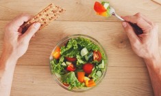 &Omicron;&delta;&eta;&gamma;&epsilon;ί &pi;ά&nu;&tau;&alpha; &eta; &upsilon;&gamma;&iota;&epsilon;&iota;&nu;ή &delta;&iota;&alpha;&tau;&rho;&omicron;&phi;ή &sigma;&epsilon; &alpha;&pi;ώ&lambda;&epsilon;&iota;&alpha; &beta;ά&rho;&omicron;&upsilon;&sigmaf;;