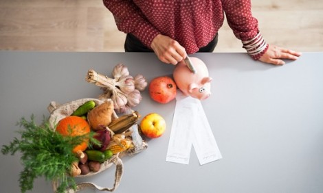 Πως θα συνδυάσεις την υγιεινή διατροφή με λίγα χρήματα