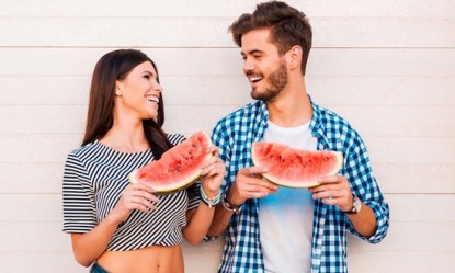 &Gamma;&iota;&alpha;&tau;ί &pi;&rho;έ&pi;&epsilon;&iota; &nu;&alpha; &tau;&rho;&omega;&sigmaf; &phi;&rho;&omicron;ύ&tau;&alpha; &kappa;ά&theta;&epsilon; &mu;έ&rho;&alpha;;