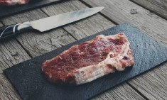&Kappa;&omicron;&upsilon;ί&zeta;: &Epsilon;ί&sigma;&alpha;&iota; &gamma;&nu;ή&sigma;&iota;&omicron;&sigmaf; &kappa;&rho;&epsilon;&alpha;&tau;&omicron;&phi;ά&gamma;&omicron;&sigmaf;; &Alpha;&pi;ό&delta;&epsilon;&iota;&xi;έ &tau;&omicron;!