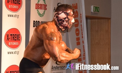 &Tau;&omicron; Guest Posing &tau;&omicron;&upsilon; &Gamma;&iota;ά&nu;&nu;&eta; &Alpha;&lambda;&iota;&mu;&pi;έ&rho;&tau;&eta; &alpha;&pi;ό &tau;&omicron;&nu; &alpha;&gamma;ώ&nu;&alpha; &tau;&eta;&sigmaf; WABBA (video)