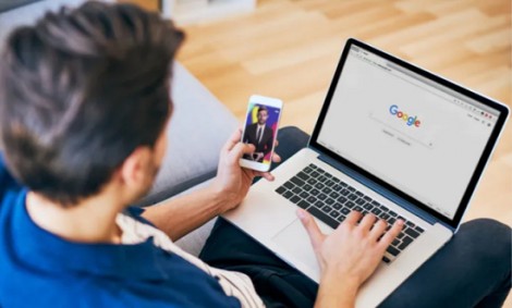 &Tau;&iota; &psi;ά&chi;&nu;&omicron;&upsilon;&nu; &omicron;&iota; &pi;&epsilon;&rho;&iota;&sigma;&sigma;ό&tau;&epsilon;&rho;&omicron;&iota; &sigma;&tau;&eta;&nu; Google &sigma;&chi;&epsilon;&tau;&iota;&kappa;ά &mu;&epsilon; &tau;&omicron; &sigma;&epsilon;&xi;