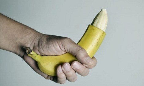 &Mu;ύ&theta;&omicron;&sigmaf; ή &alpha;&lambda;ή&theta;&epsilon;&iota;&alpha; ό&tau;&iota; &tau;&omicron; &mu;έ&gamma;&epsilon;&theta;&omicron;&sigmaf; &tau;&omicron;&upsilon; &pi;έ&omicron;&upsilon;&sigmaf; &phi;&alpha;ί&nu;&epsilon;&tau;&alpha;&iota; &alpha;&pi;ό &tau;&alpha; &chi;έ&rho;&iota;&alpha;;