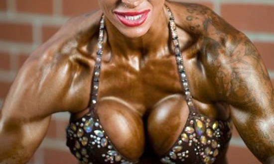 Το σέξι κουνελάκι του Playboy που έγινε bodybuilder! (photos)