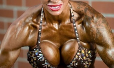 &Tau;&omicron; &sigma;έ&xi;&iota; &kappa;&omicron;&upsilon;&nu;&epsilon;&lambda;ά&kappa;&iota; &tau;&omicron;&upsilon; Playboy &pi;&omicron;&upsilon; έ&gamma;&iota;&nu;&epsilon; bodybuilder! (photos)