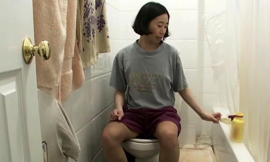 &Eta; &gamma;&upsilon;&nu;&alpha;ί&kappa;&alpha; &pi;&omicron;&upsilon; &delta;&epsilon;&nu; &alpha;&gamma;&omicron;&rho;ά&zeta;&epsilon;&iota; &chi;&alpha;&rho;&tau;ί &upsilon;&gamma;&epsilon;ί&alpha;&sigmaf; &gamma;&iota;&alpha; &nu;&alpha; &epsilon;&xi;&omicron;&iota;&kappa;&omicron;&nu;&omicron;&mu;ή&sigma;&epsilon;&iota; &chi;&rho;ή&mu;&alpha;&tau;&alpha; (vid)