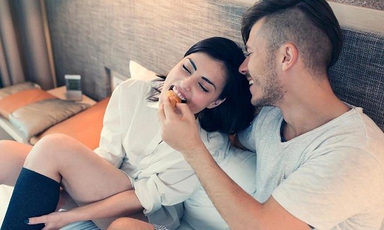 &Tau;&iota; &nu;&alpha; &tau;&rho;ώ&tau;&epsilon; &kappa;&alpha;&iota; &tau;&iota; &nu;&alpha; &mu;&eta;&nu; &tau;&rho;ώ&tau;&epsilon; &gamma;&iota;&alpha; &nu;&alpha; &alpha;&pi;&omicron;&lambda;&alpha;&mu;&beta;ά&nu;&epsilon;&tau;&epsilon; &pi;&epsilon;&rho;&iota;&sigma;&sigma;ό&tau;&epsilon;&rho;&omicron; &tau;&omicron; &sigma;&epsilon;&xi;