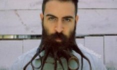 O&iota; &pi;&iota;&omicron; &pi;&alpha;&rho;ά&xi;&epsilon;&nu;&epsilon;&sigmaf; &gamma;&epsilon;&nu;&epsilon;&iota;ά&delta;&epsilon;&sigmaf; ever! (&Phi;&Omega;&Tau;&Omicron;)
