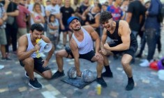 &Chi;&alpha;&mu;ό&sigmaf; &mu;&epsilon; έ&nu;&alpha;&nu; &alpha;&lambda;&tau;ή&rho;&alpha; &sigma;&tau;&omicron; &Mu;&omicron;&nu;&alpha;&sigma;&tau;&eta;&rho;ά&kappa;&iota;: &laquo;Ό&pi;&omicron;&iota;&omicron;&sigmaf; &tau;&omicron;&nu; &sigma;&eta;&kappa;ώ&sigma;&epsilon;&iota; &pi;&alpha;ί&rho;&nu;&epsilon;&iota; 100 &epsilon;&upsilon;&rho;ώ&raquo; (vid)
