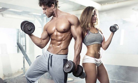20 vs 30: &Pi;ό&sigma;&omicron; &delta;&iota;&alpha;&phi;&omicron;&rho;&epsilon;&tau;&iota;&kappa;ά &gamma;&upsilon;&mu;&nu;&alpha;&zeta;ό&mu;&alpha;&sigma;&tau;&epsilon; &sigma;&epsilon; &kappa;ά&theta;&epsilon; &eta;&lambda;&iota;&kappa;ί&alpha;;