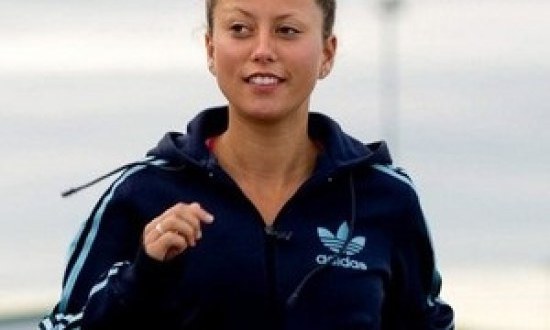 &Gamma;&upsilon;&nu;&alpha;ί&kappa;&alpha;-&rho;&epsilon;&kappa;ό&rho;: Έ&tau;&rho;&epsilon;&xi;&epsilon; 53 &mu;&alpha;&rho;&alpha;&theta;ώ&nu;&iota;&omicron;&upsilon;&sigmaf; &sigma;&epsilon; 53 &eta;&mu;έ&rho;&epsilon;&sigmaf;!