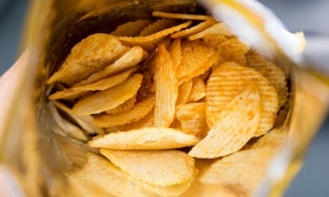 Γιατί τα πατατάκια είναι μια από τις χειρότερες τροφές;