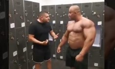 &Eta; &kappa;&alpha;&lambda;ύ&tau;&epsilon;&rho;&eta; &pi;&lambda;ά&kappa;&alpha; &sigma;&epsilon; έ&nu;&alpha;&nu; bodybuilder (video)
