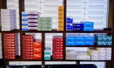 &Pi;&omicron;&iota;&alpha; &phi;ά&rho;&mu;&alpha;&kappa;&alpha; &epsilon;ί&nu;&alpha;&iota; &sigma;&epsilon; έ&lambda;&lambda;&epsilon;&iota;&psi;&eta; - &Eta; &lambda;ί&sigma;&tau;&alpha; &tau;&omicron;&upsilon; &Epsilon;&Omicron;&Phi;