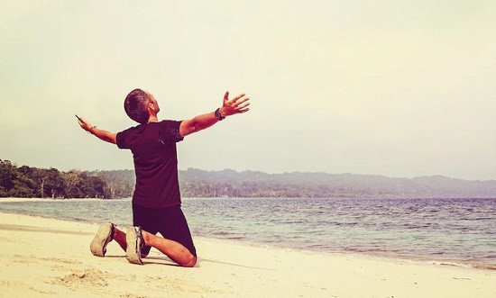 &Sigma;&epsilon; &alpha;&upsilon;&tau;έ&sigmaf; &tau;&iota;&sigmaf; &chi;ώ&rho;&epsilon;&sigmaf; &zeta;&epsilon;&iota;&sigmaf; &sigma;&alpha;&nu; &laquo;&beta;&alpha;&sigma;&iota;&lambda;&iota;ά&sigmaf;&raquo; &mu;&epsilon; &lambda;ί&gamma;&alpha; &chi;&rho;ή&mu;&alpha;&tau;&alpha;