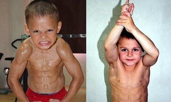 &Mu;&iota;&kappa;&rho;&omicron;ί bodybuilders: &Alpha;&upsilon;&tau;&omicron;ί &epsilon;ί&nu;&alpha;&iota; &omicron;&iota; &delta;ύ&omicron; &pi;&iota;&omicron; &delta;&upsilon;&nu;&alpha;&tau;&omicron;ί &pi;&iota;&tau;&sigma;&iota;&rho;&iota;&kappa;ά&delta;&epsilon;&sigmaf; &tau;&omicron;&upsilon; &kappa;ό&sigma;&mu;&omicron;&upsilon;! (vid)