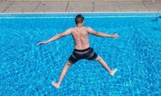 &Tau;&omicron; &chi;&epsilon;&iota;&rho;ό&tau;&epsilon;&rho;&omicron; &pi;&rho;ά&gamma;&mu;&alpha; &pi;&omicron;&upsilon; &mu;&pi;&omicron;&rho;&epsilon;ί &nu;&alpha; &sigma;&upsilon;&mu;&beta;&epsilon;ί &sigma;&epsilon; &mu;ί&alpha; &pi;&iota;&sigma;ί&nu;&alpha;