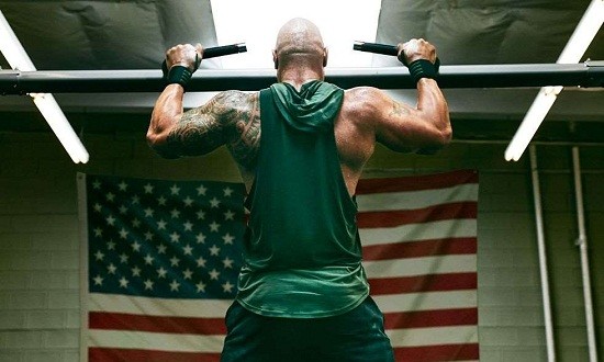 &Mu;ί&alpha; &epsilon;&kappa;&rho;&eta;&kappa;&tau;&iota;&kappa;ή ά&sigma;&kappa;&eta;&sigma;&eta; &gamma;&iota;&alpha; &pi;&lambda;ά&tau;&eta; &alpha;&pi;ό &tau;&omicron;&nu; Dwayne Johnson
