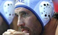 &Kappa;&Omega;&Sigma;&Tau;&Alpha;&Sigma; &Kappa;&Omicron;&Kappa;&Kappa;&Iota;&Nu;&Alpha;&Kappa;&Eta;&Sigma;: &laquo;Mo&nu;&alpha;&delta;&iota;&kappa;ή &alpha;ί&sigma;&theta;&eta;&sigma;&eta; &eta; &Omicron;&lambda;&upsilon;&mu;&pi;&iota;ά&delta;&alpha;&raquo;