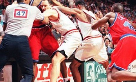 H &mu;&pi;&omicron;&upsilon;&nu;&iota;ά &pi;&omicron;&upsilon;... &pi;ά&gamma;&omega;&sigma;&epsilon; &tau;&omicron; &Nu;&Beta;&Alpha;! (VIDEO)