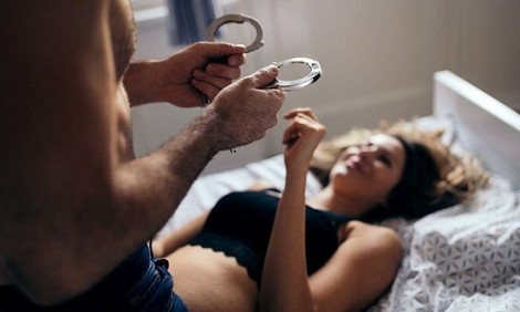 &Alpha;&lambda;&lambda;ά&zeta;&omicron;&upsilon;&mu;&epsilon; &gamma;&omicron;ύ&sigma;&tau;&alpha; &sigma;&tau;&omicron; &sigma;&epsilon;&xi; &mu;&epsilon;&tau;ά &tau;&alpha; 30;