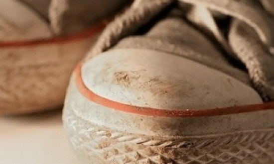 &Pi;&omega;&sigmaf; &mu;&omicron;&lambda;ύ&nu;&omicron;&upsilon;&mu;&epsilon; &tau;&omicron; &sigma;&pi;ί&tau;&iota; &mu;έ&sigma;&omega; &tau;&omega;&nu;... &pi;&alpha;&pi;&omicron;&upsilon;&tau;&sigma;&iota;ώ&nu; &mu;&alpha;&sigmaf;